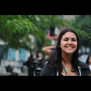 Meet your Posher, Adriana